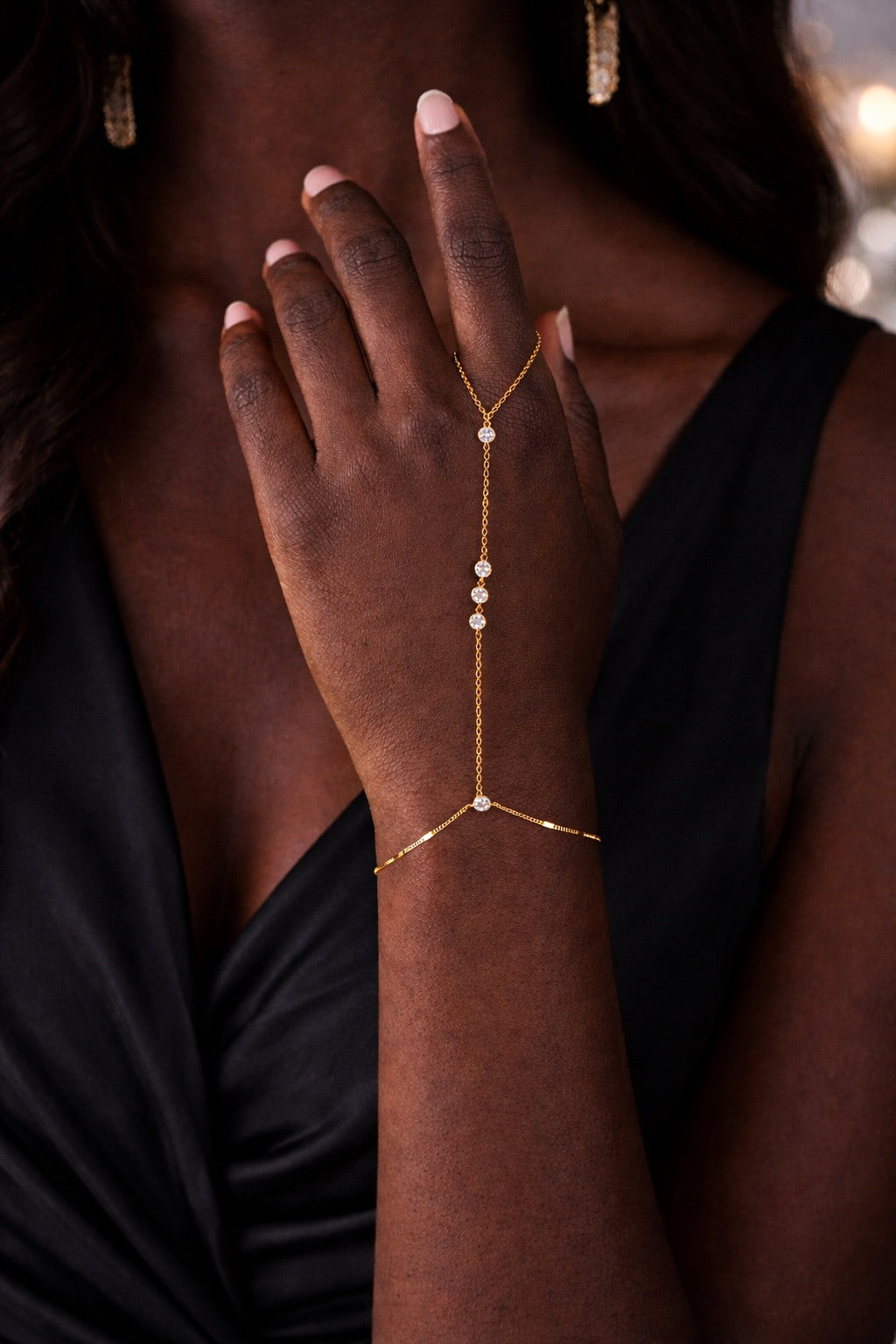 LUNA HAND CHAIN