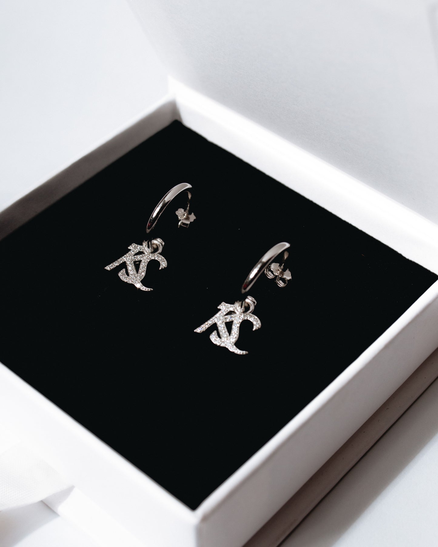 KS SIGNATURE HOOP EARRINGS SILVER