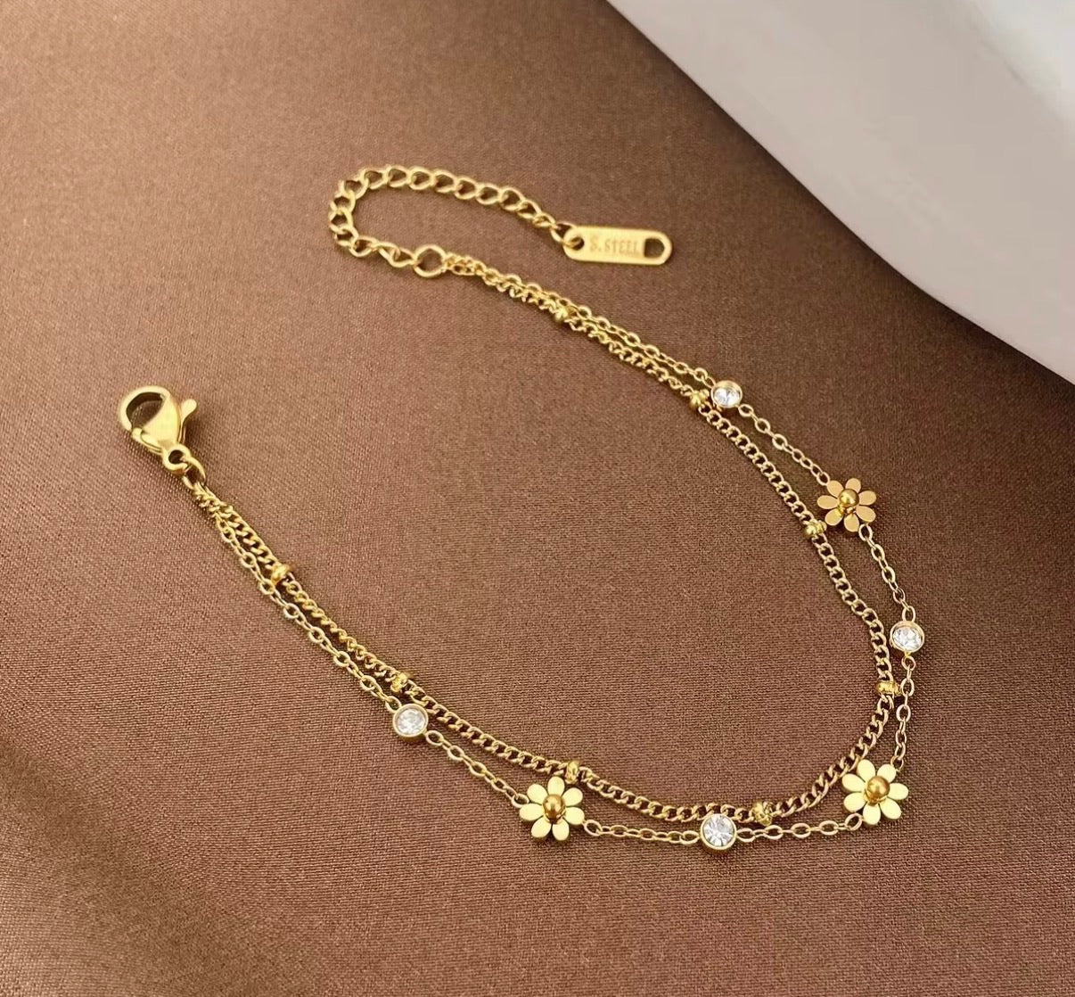 DAISY CHARM BRACELET