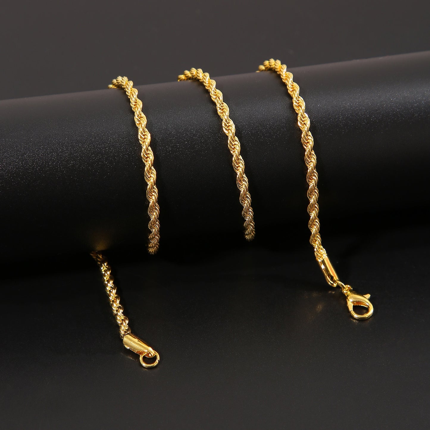 PRIME TWIST NECKLACE
