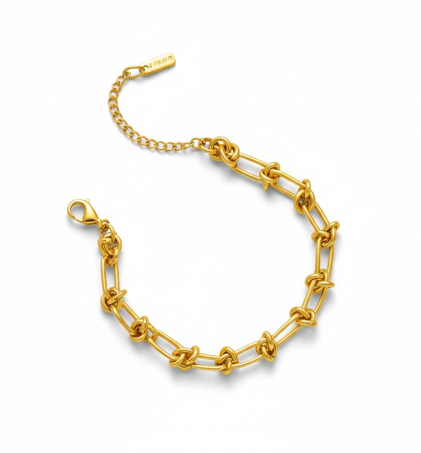 DAINTY KNOT BRACELET